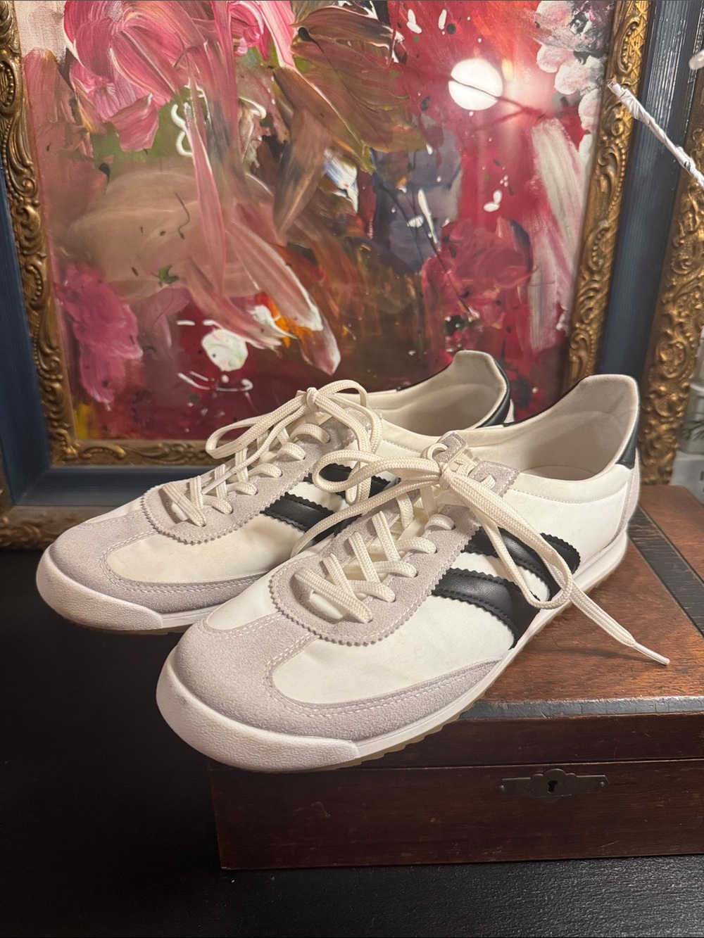 Madden Girl retro Juniper Low-Top Sneakers in white & black women’s 10